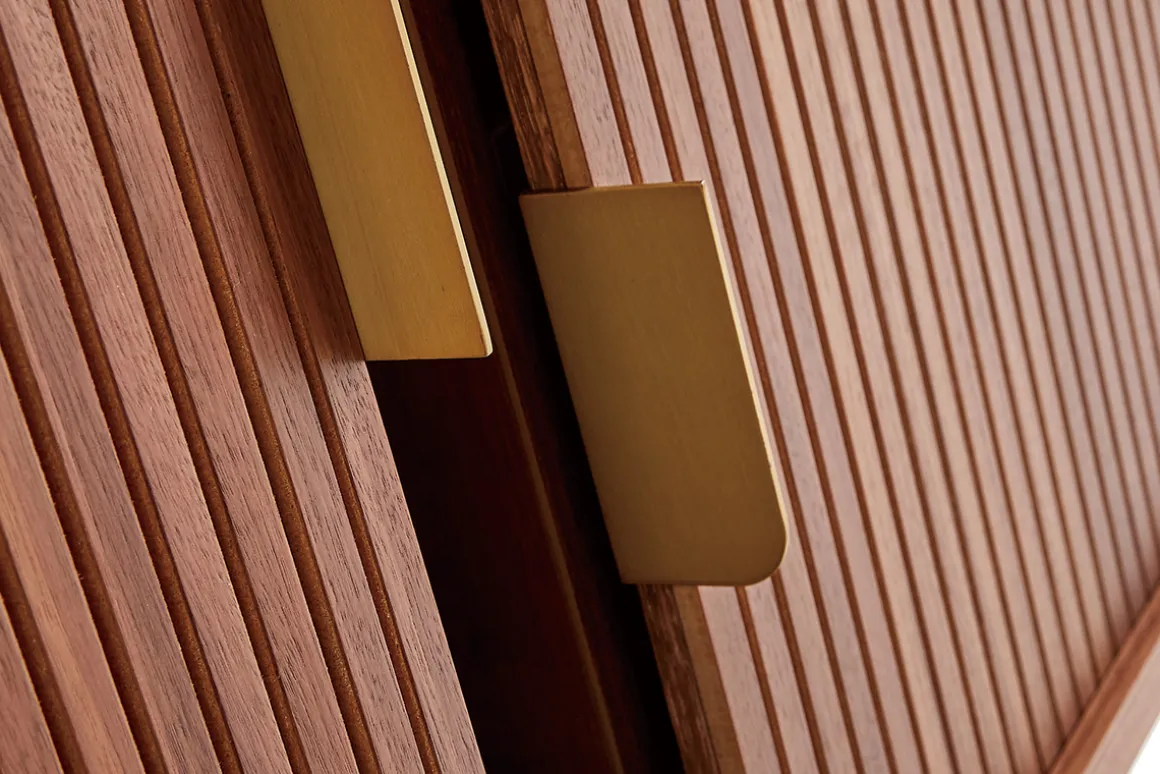 Clearance Miliboo Aparador vintage de madera oscura de nogal con 2 puertas correderas 138 cm EPIC
