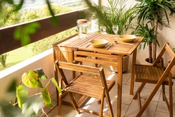 Hot Miliboo Conjunto de 2 sillas plegables y 1 mesa de balcón abatible con almacenaje de madera maciza PRADO