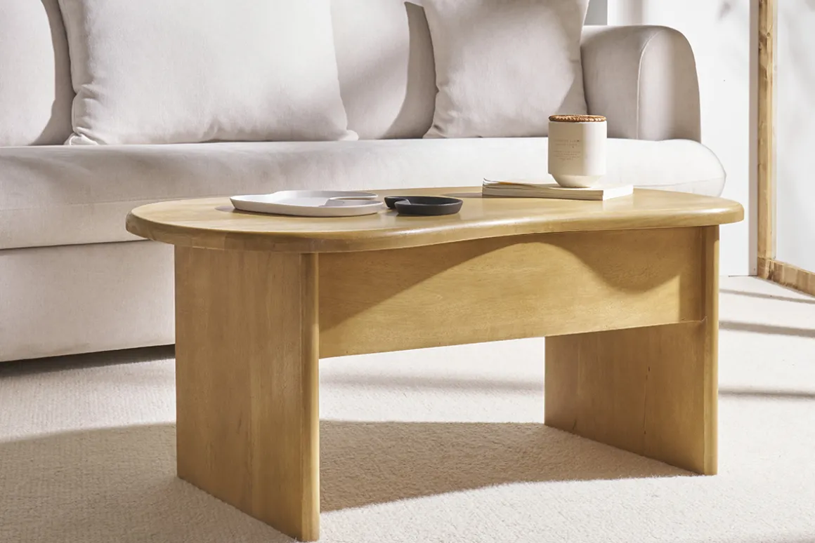 Fashion Miliboo Mesa de centro elevable con almacenaje de madera maciza de mango 95 cm KOKOA