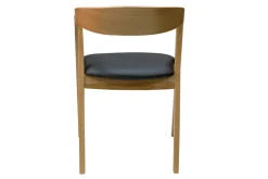 Cheap Miliboo Set de 2 sillas nórdicas apilables de madera clara de roble macizo y asiento negro LOVA