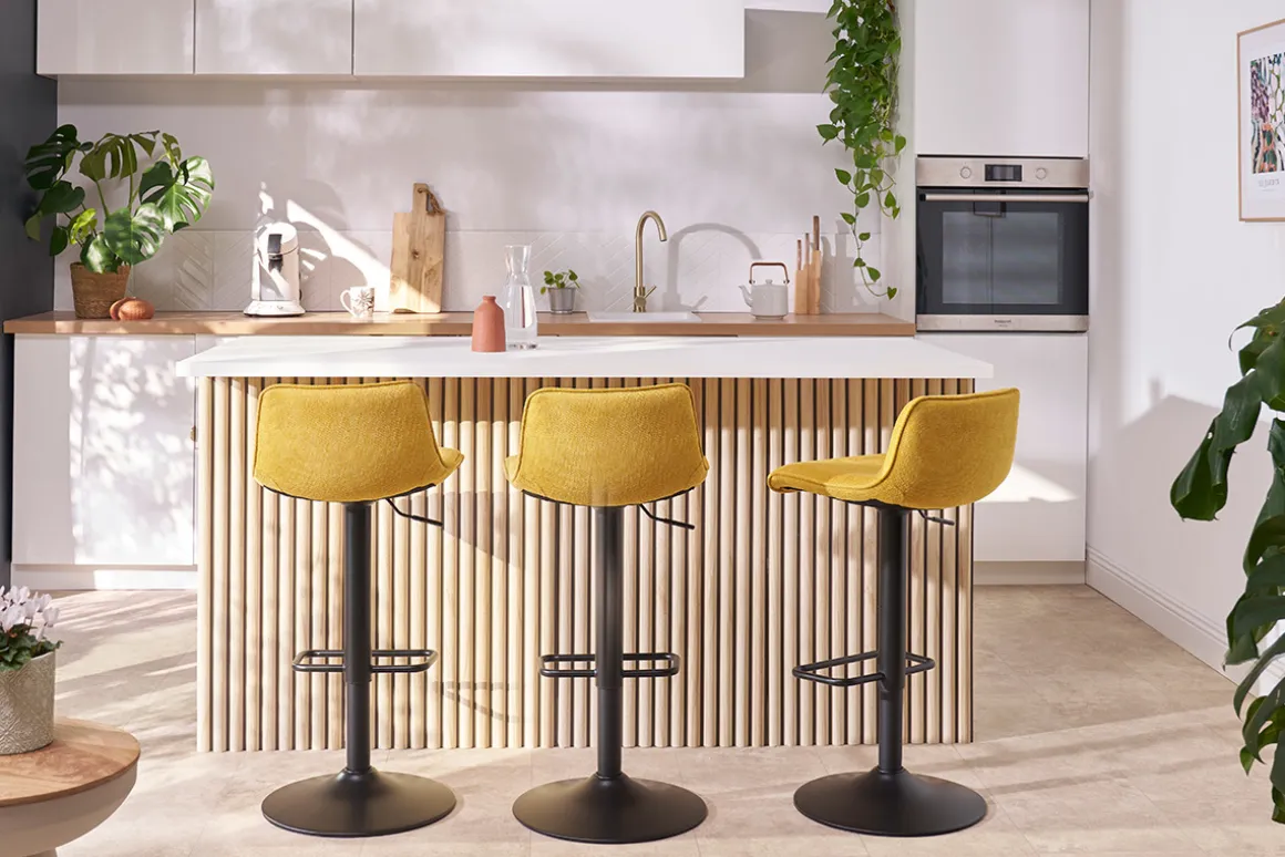Cheap Miliboo Set de 2 taburetes de cocina regulables de tejido efecto aterciopelado texturizado verde celadón y metal negro BOOST