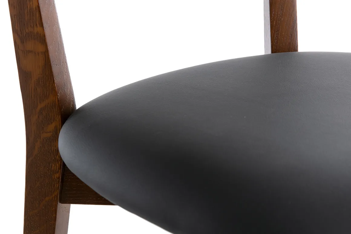Outlet Miliboo Set de 2 sillas vintage con acabado en nogal y asiento negro LUCIA