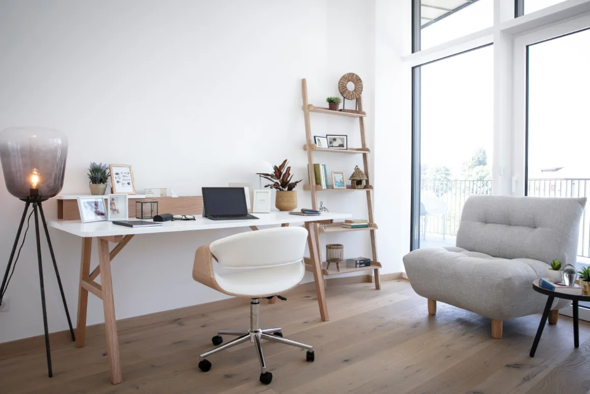 Online Miliboo Silla de escritorio moderna polipiel blanca/madera clara ARAMIS