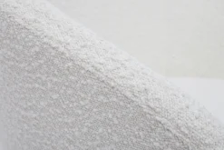 Discount Miliboo Sillón blanco efecto borreguillo con patas de madera clara OLIVIA