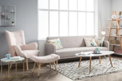 Shop Miliboo Sillón diseño escandinavo y reposapiés rosa y madera clara BRISTOL