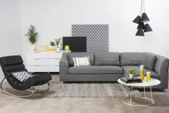 Outlet Miliboo Sillón mecedora moderno efecto terciopelo azul TAYLOR