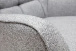 Hot Miliboo Sillón nórdico en tejido gris claro y madera AVERY