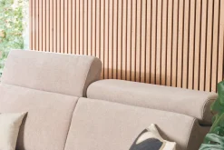 Discount Miliboo Sofá cama convertible de 3 plazas en tela de efecto terciopelo beige con reposacabezas ajustables y colchón de 18 cm NORO