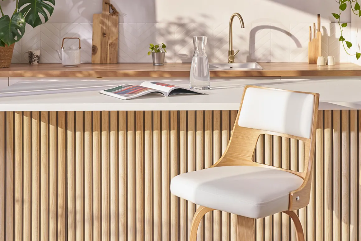 Clearance Miliboo Taburete de bar nórdico blanco y madera clara GARBO