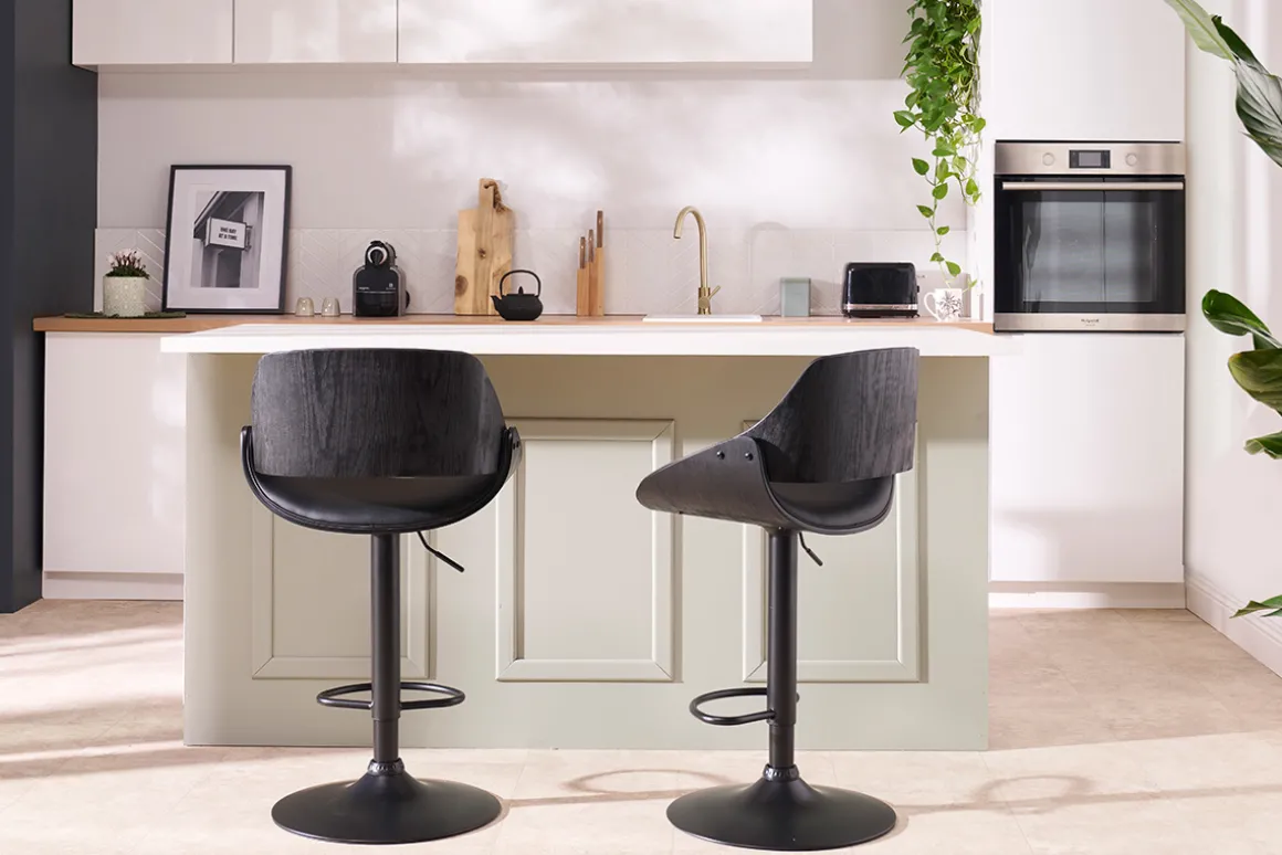New Miliboo Taburete de cocina de diseño regulable madera y metal negro CLASH